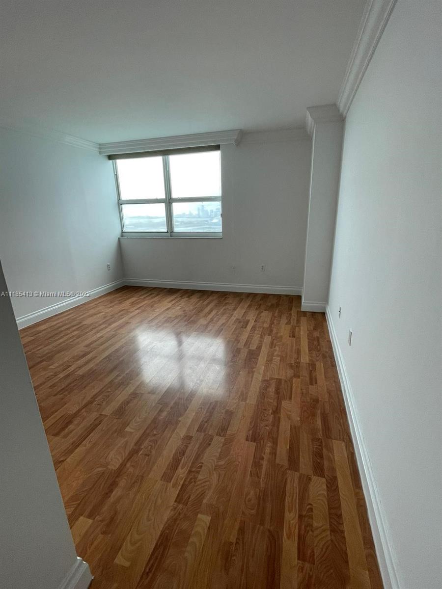 THE FLORIDIAN CONDO - Residential Lease