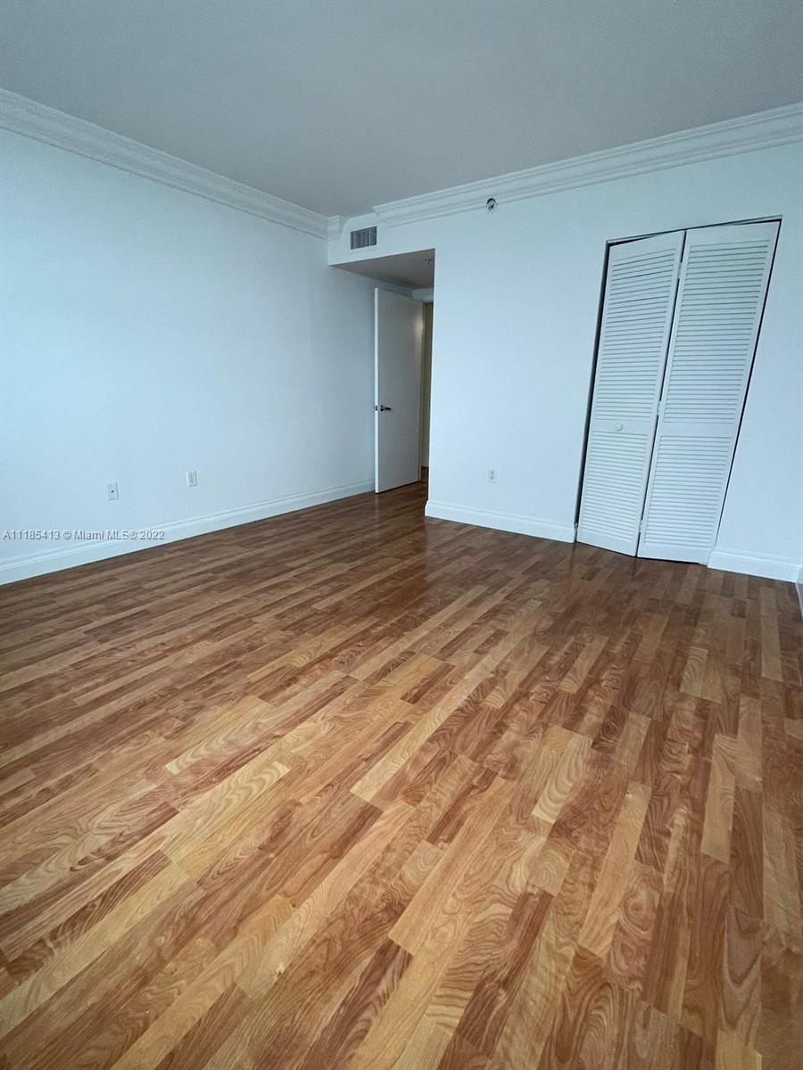 THE FLORIDIAN CONDO - Residential Lease
