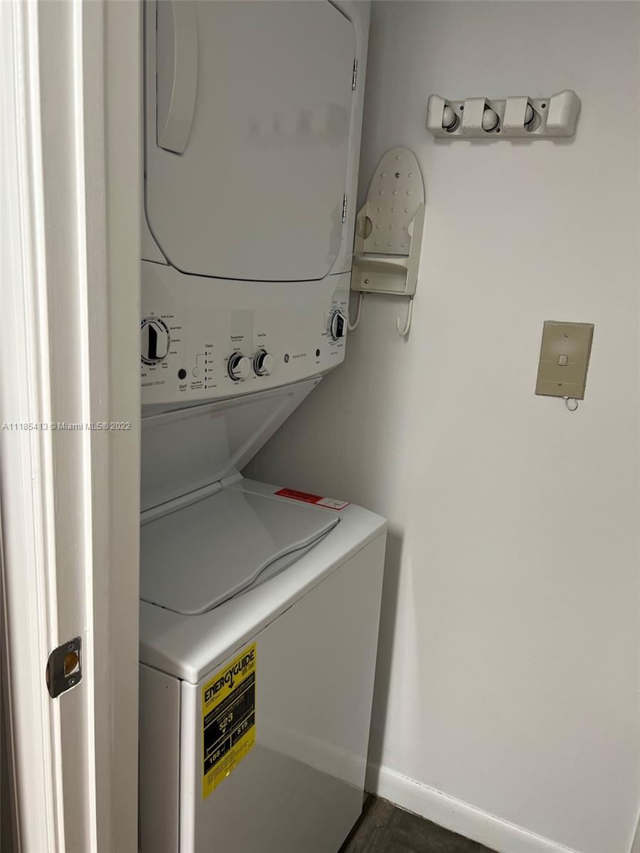 THE FLORIDIAN CONDO - Residential Lease