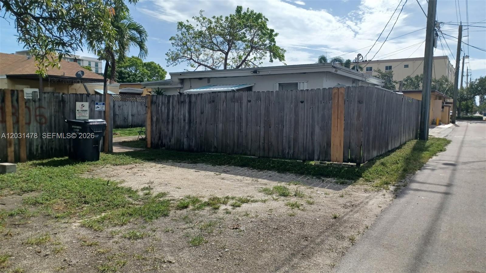 HOLLYWOOD SOUTH SIDE ADD - Residential Lease