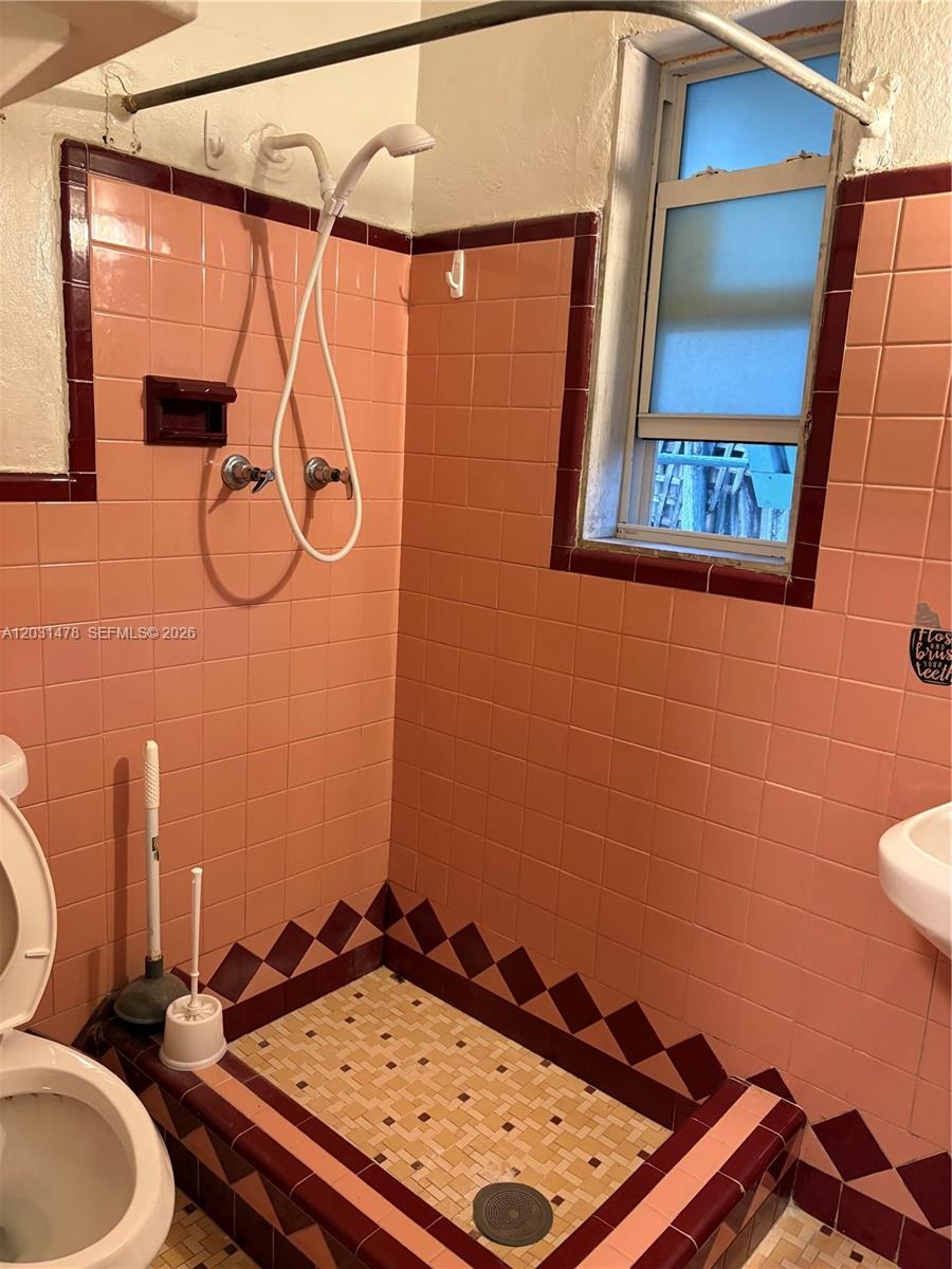 HOLLYWOOD SOUTH SIDE ADD - Residential Lease