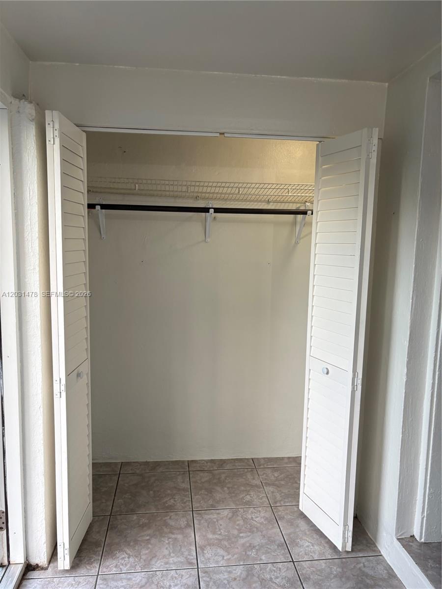 HOLLYWOOD SOUTH SIDE ADD - Residential Lease
