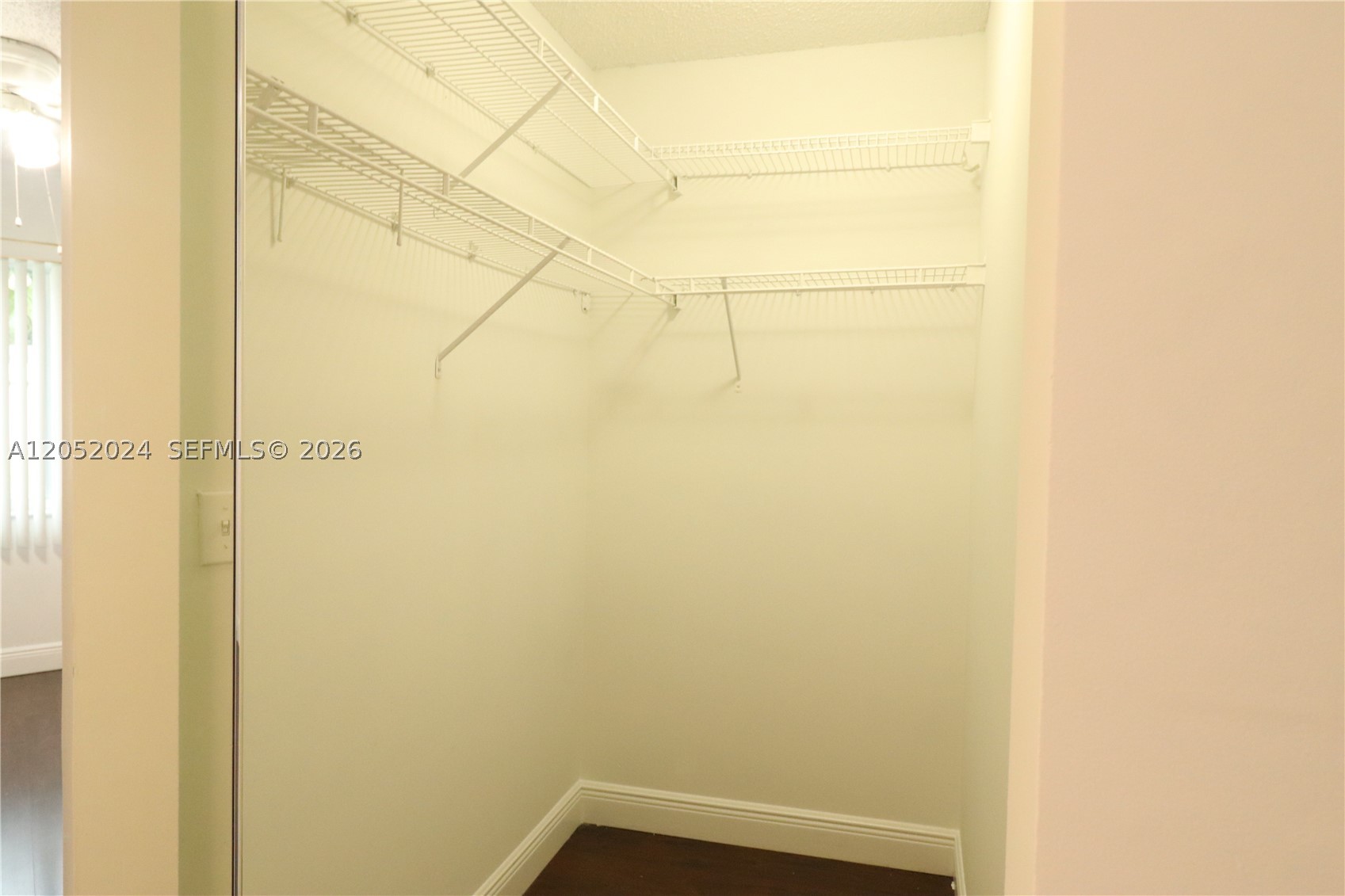 SUNSET PLAZA - Residential Lease