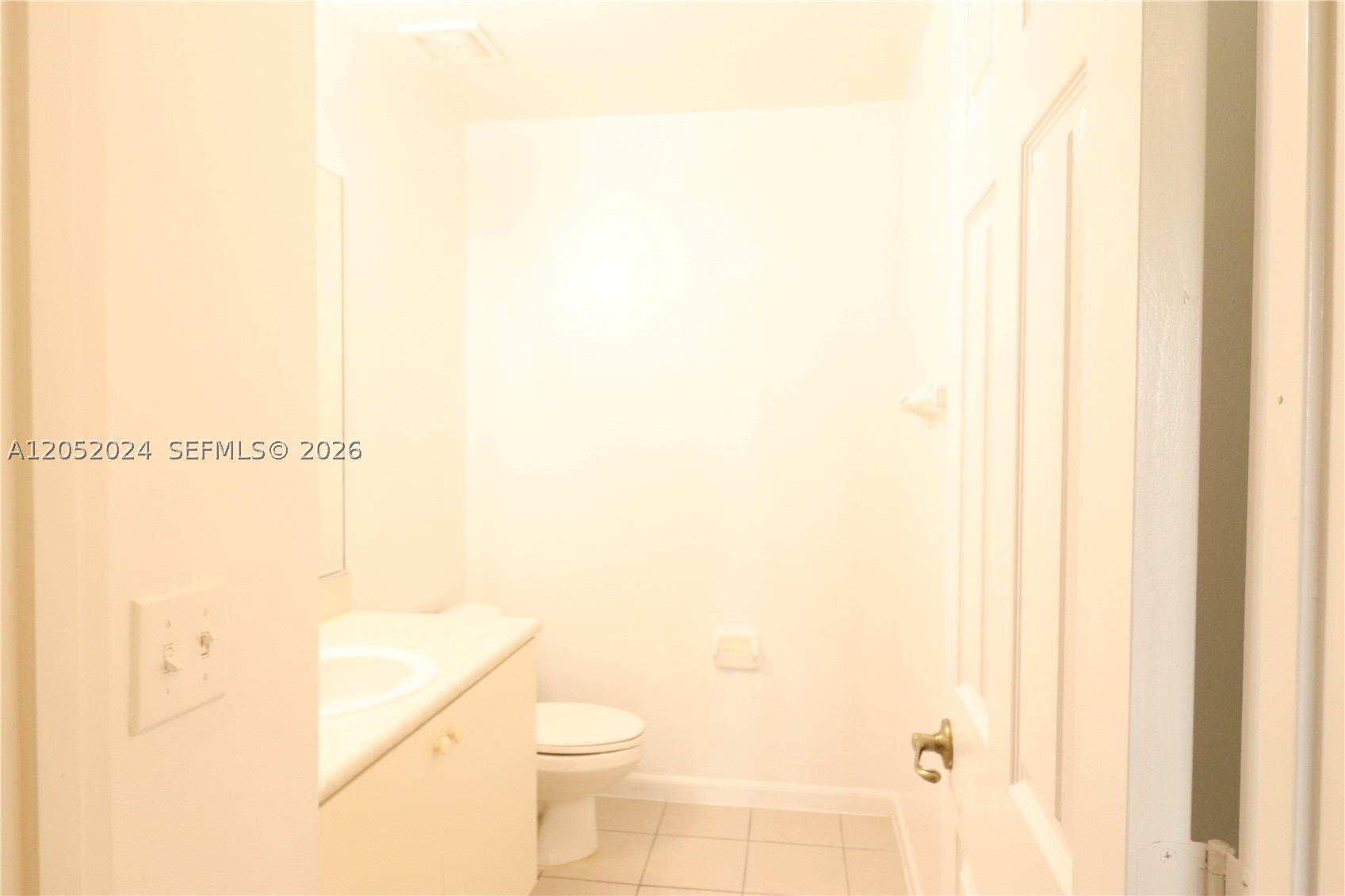 SUNSET PLAZA - Residential Lease