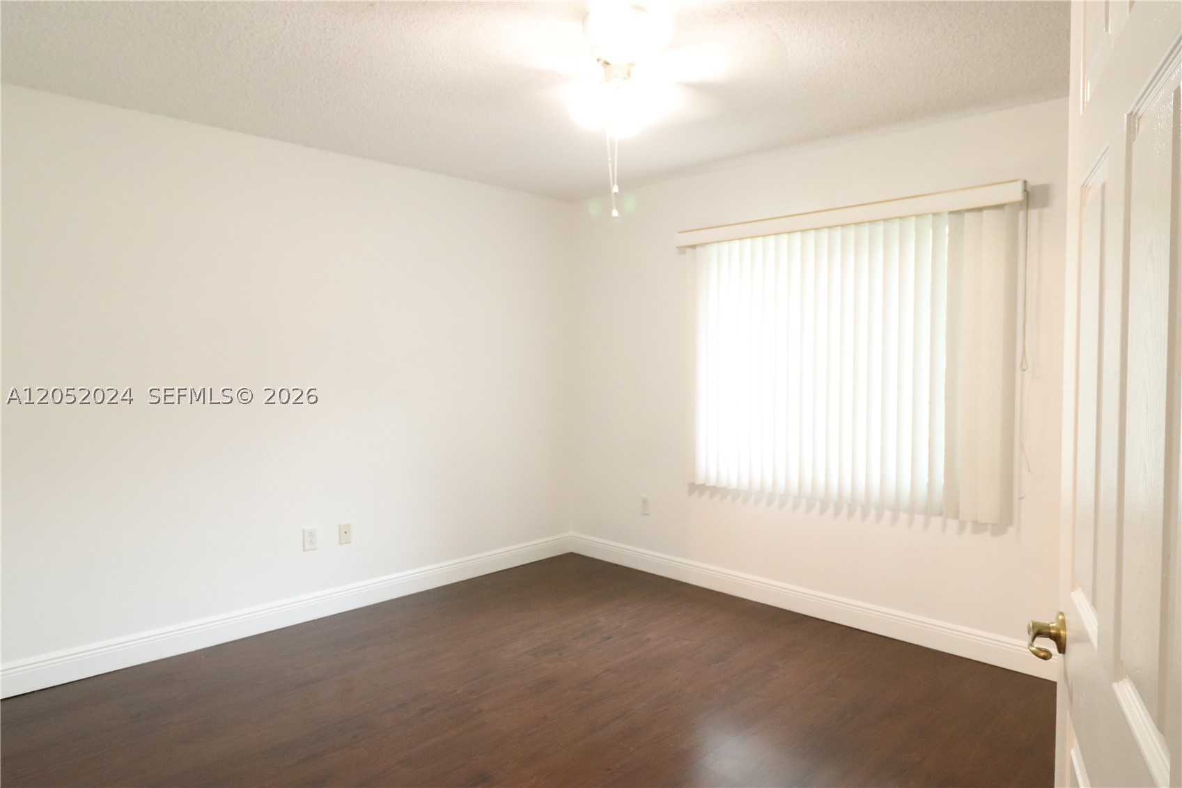 SUNSET PLAZA - Residential Lease