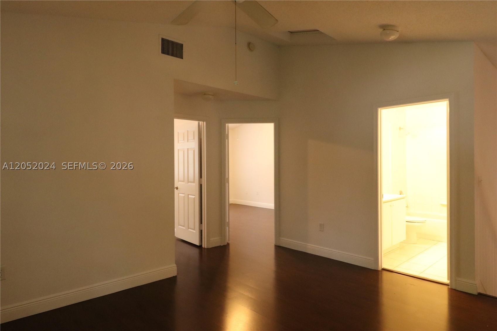 SUNSET PLAZA - Residential Lease