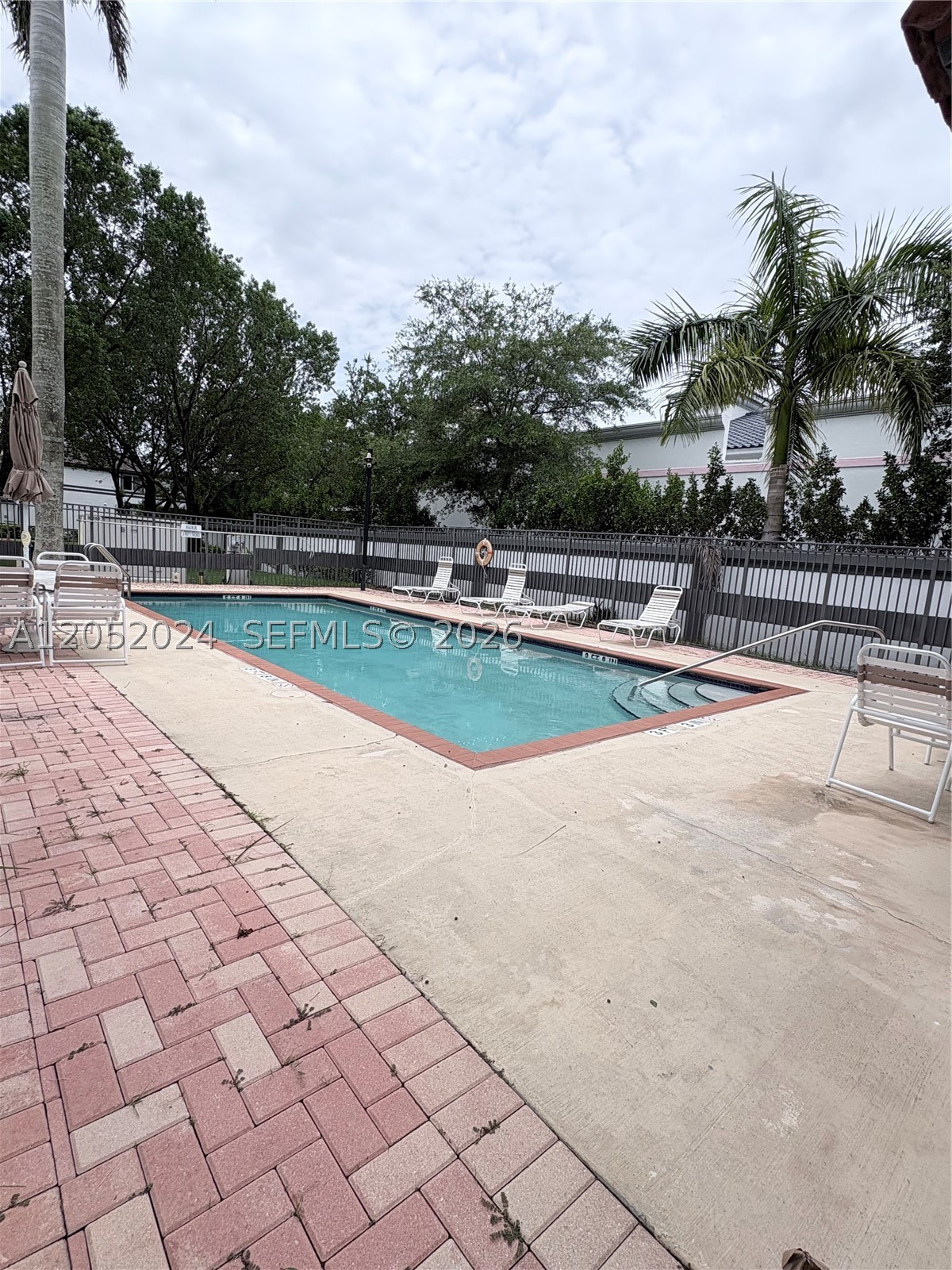 SUNSET PLAZA - Residential Lease