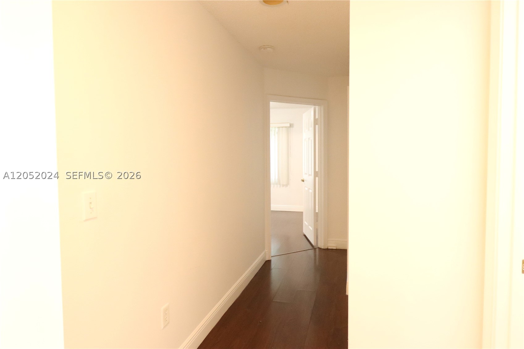 SUNSET PLAZA - Residential Lease