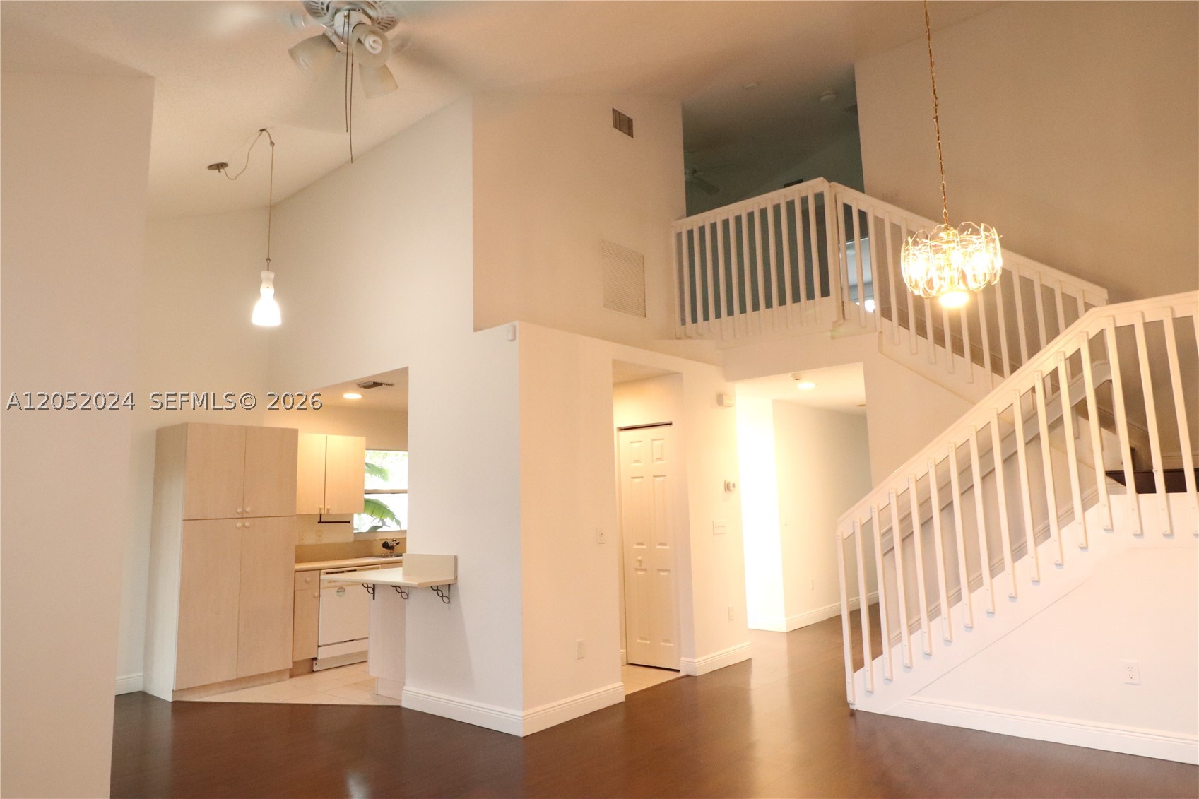 SUNSET PLAZA - Residential Lease