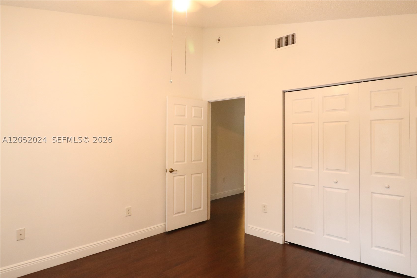 SUNSET PLAZA - Residential Lease