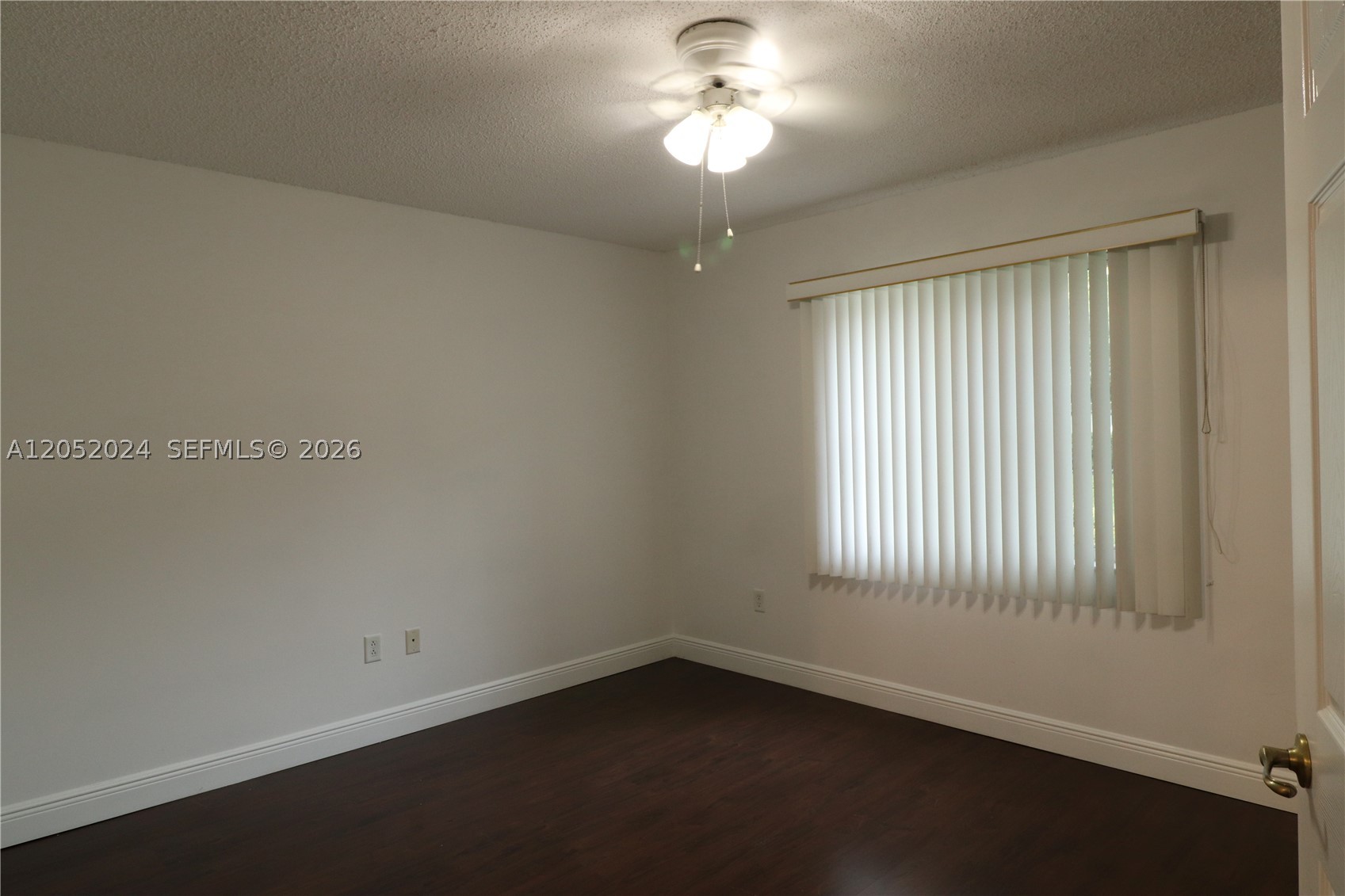 SUNSET PLAZA - Residential Lease