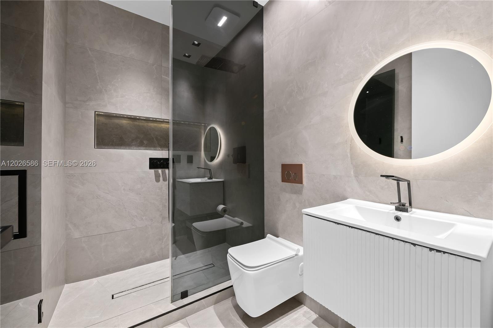 AVENTURA LAKES - PHASE II - Residential Lease