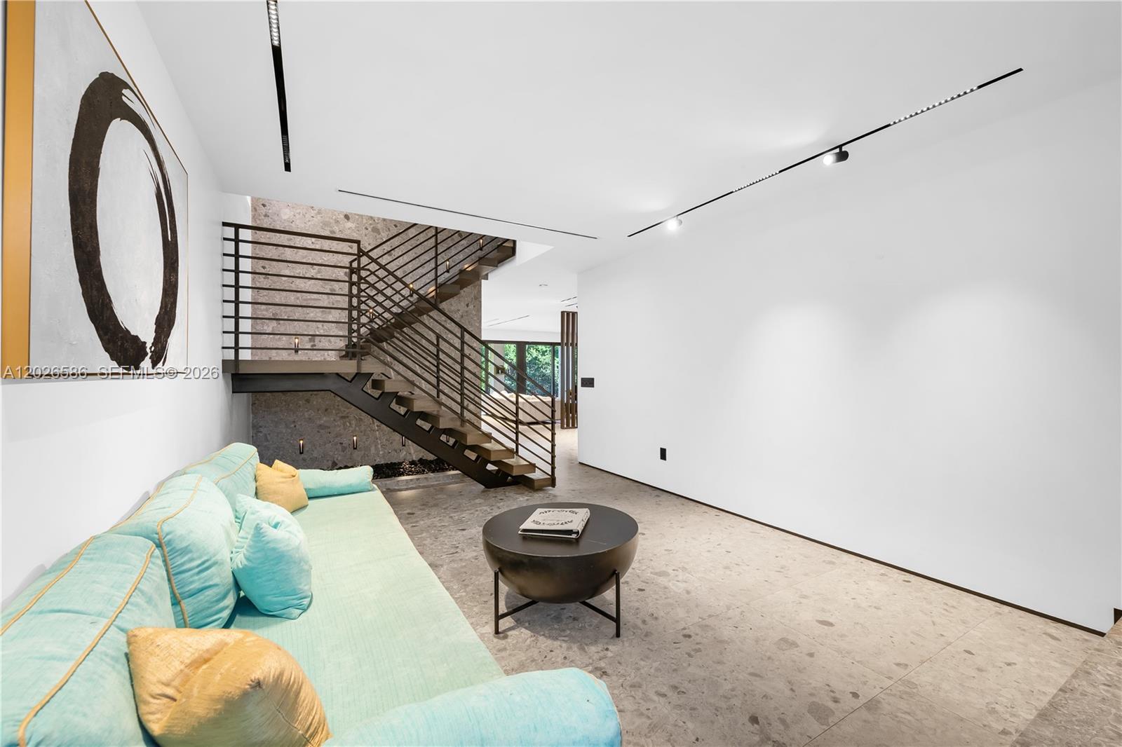 AVENTURA LAKES - PHASE II - Residential Lease