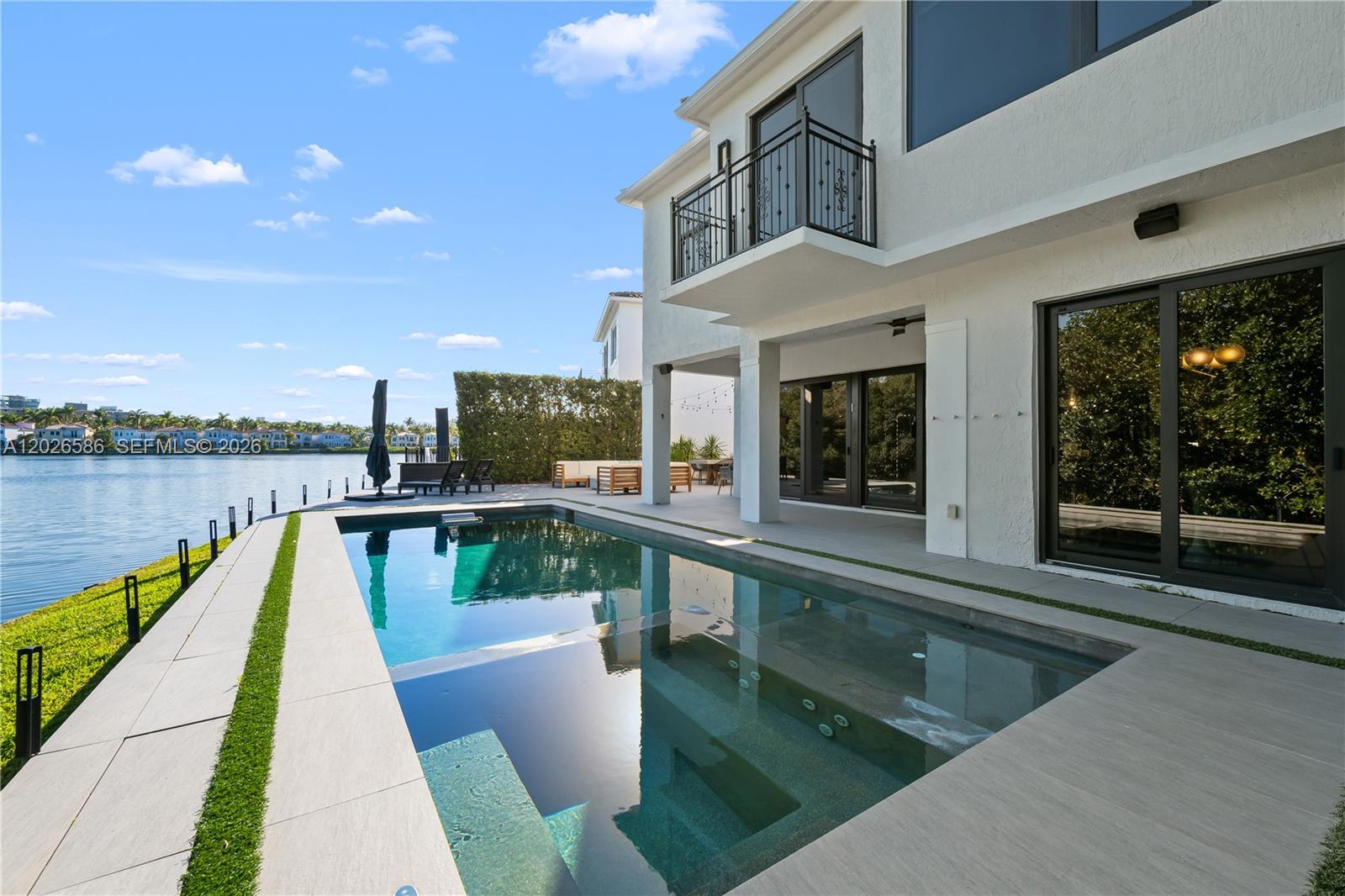 AVENTURA LAKES - PHASE II - Residential Lease