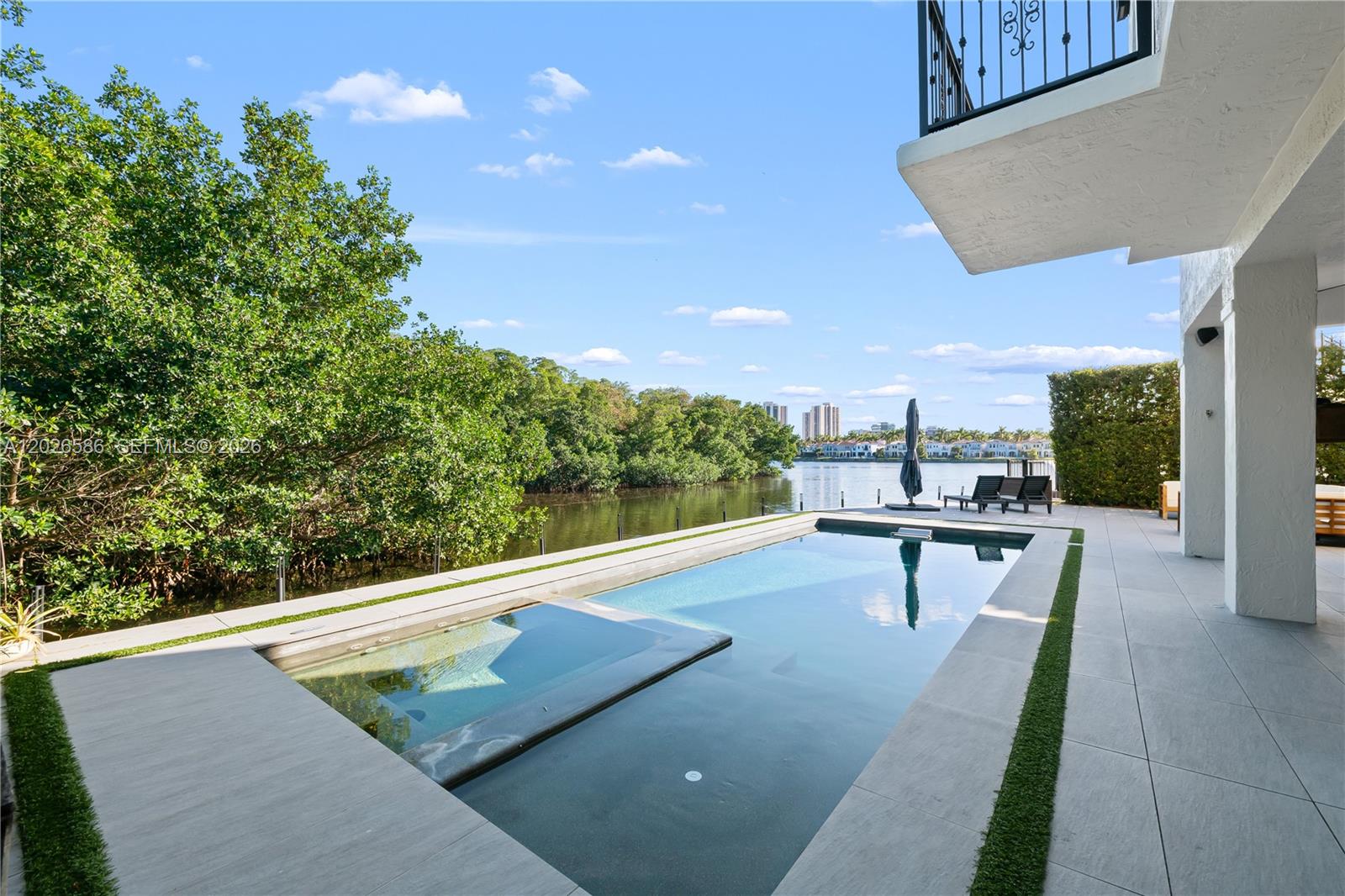 AVENTURA LAKES - PHASE II - Residential Lease
