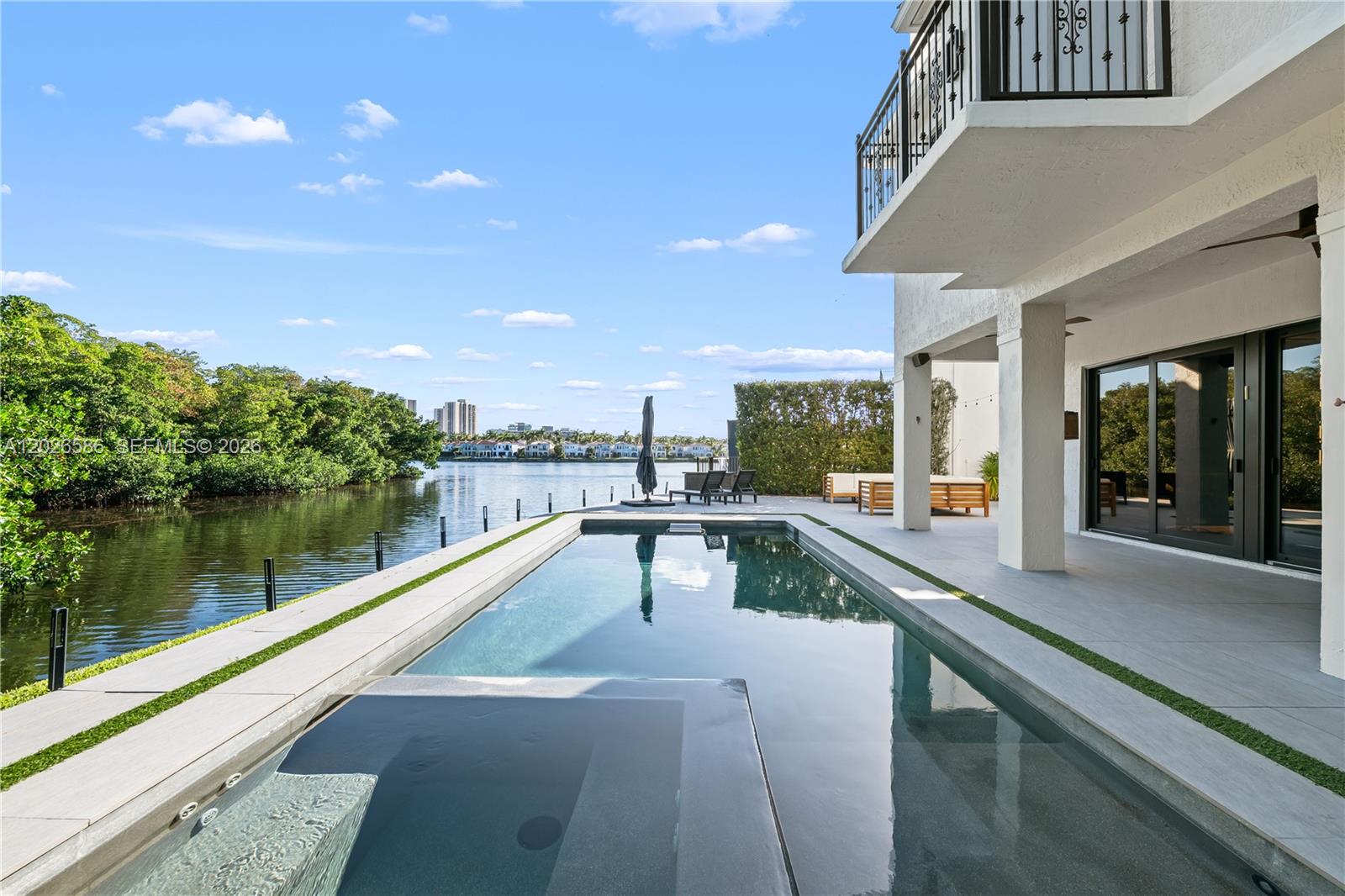 AVENTURA LAKES - PHASE II - Residential Lease