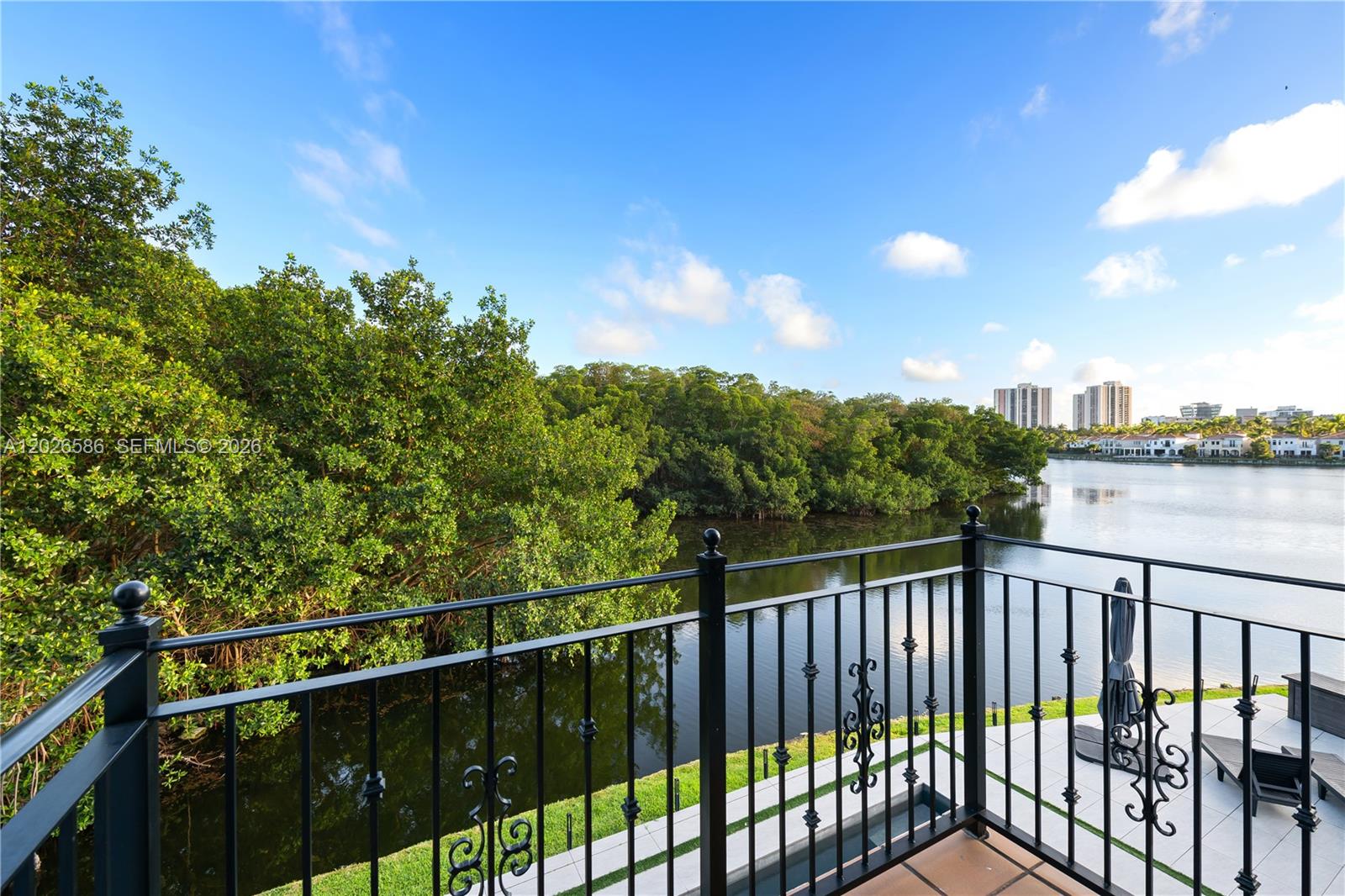 AVENTURA LAKES - PHASE II - Residential Lease