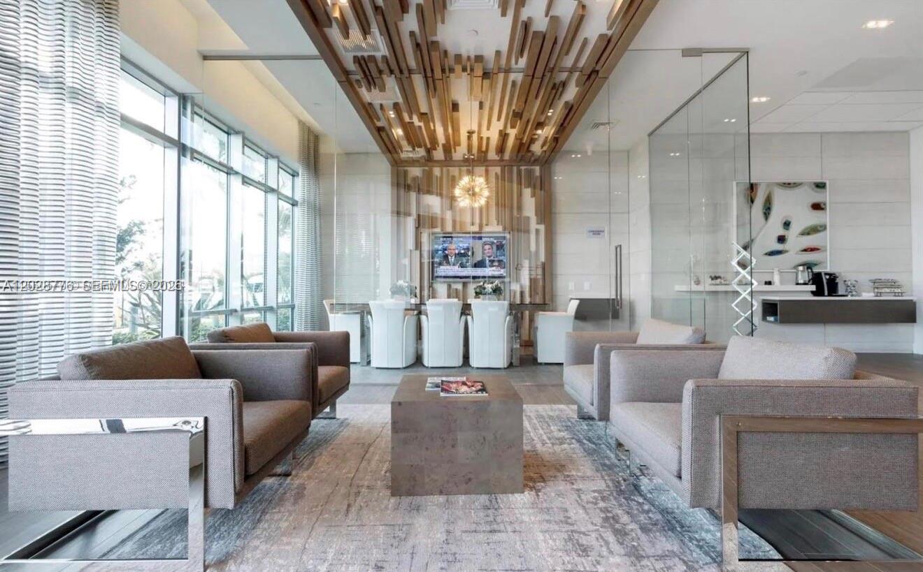 MARINA PALMS RESIDENCES S - Residential