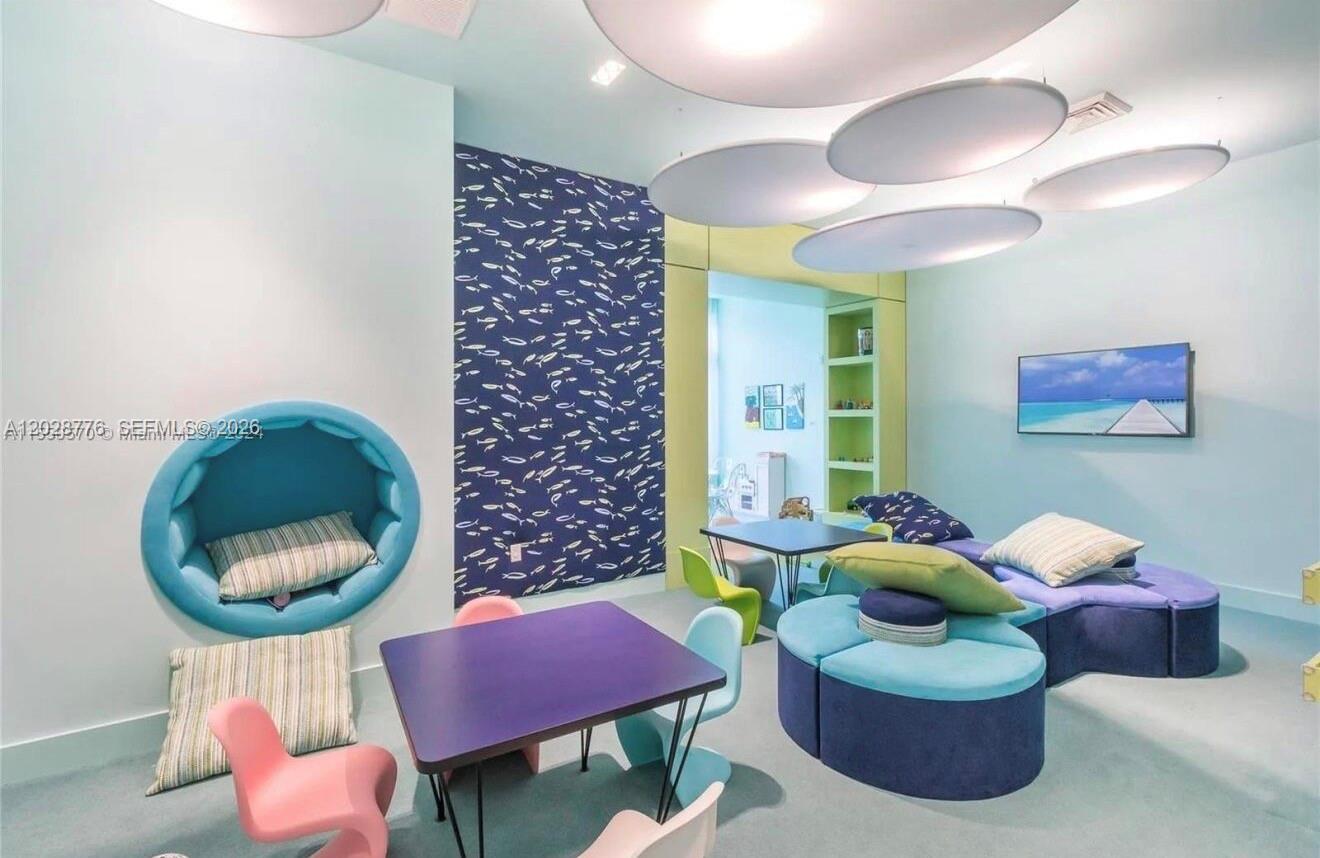 MARINA PALMS RESIDENCES S - Residential