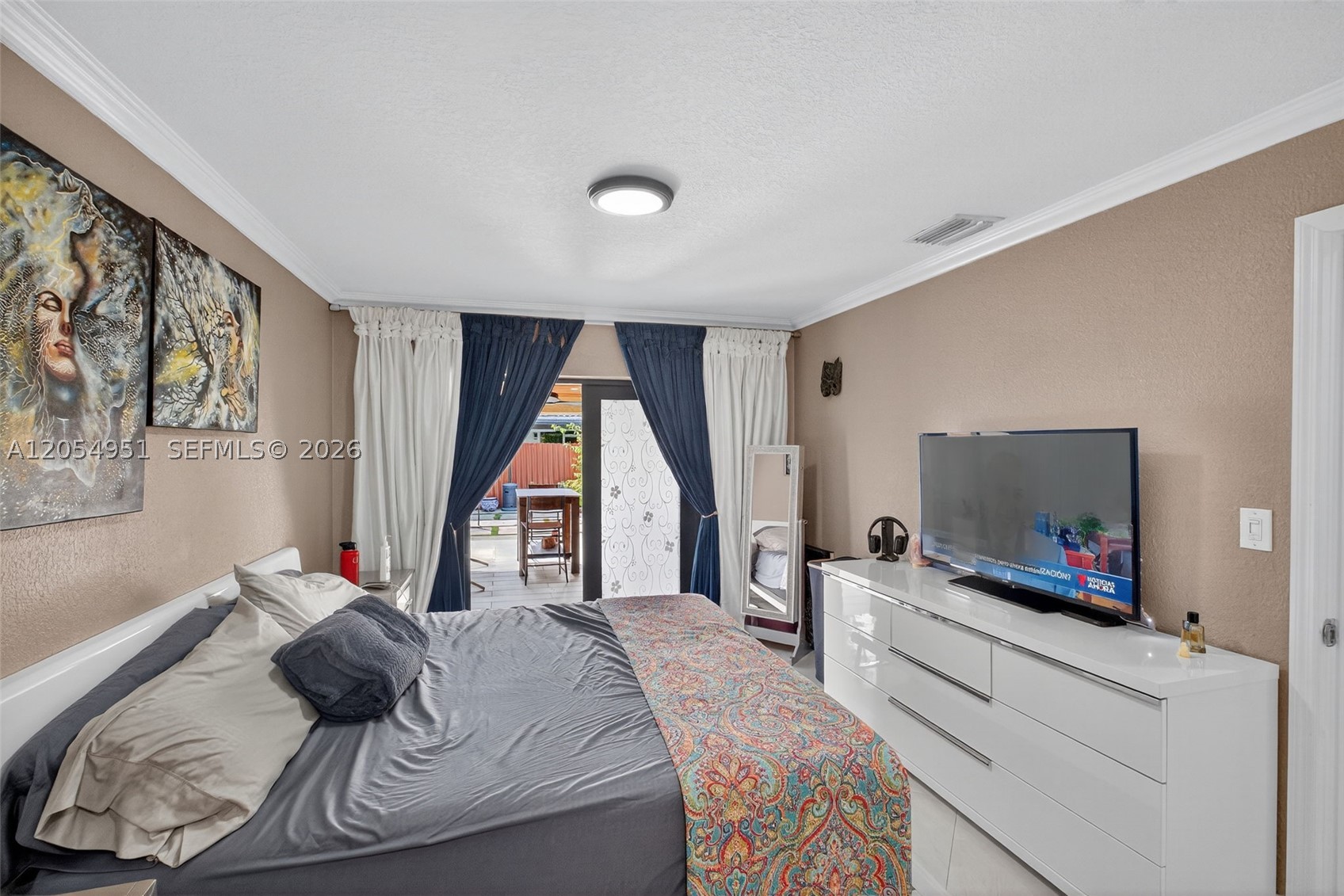 INTERNATIONAL GARDENS SEC - Residential Lease