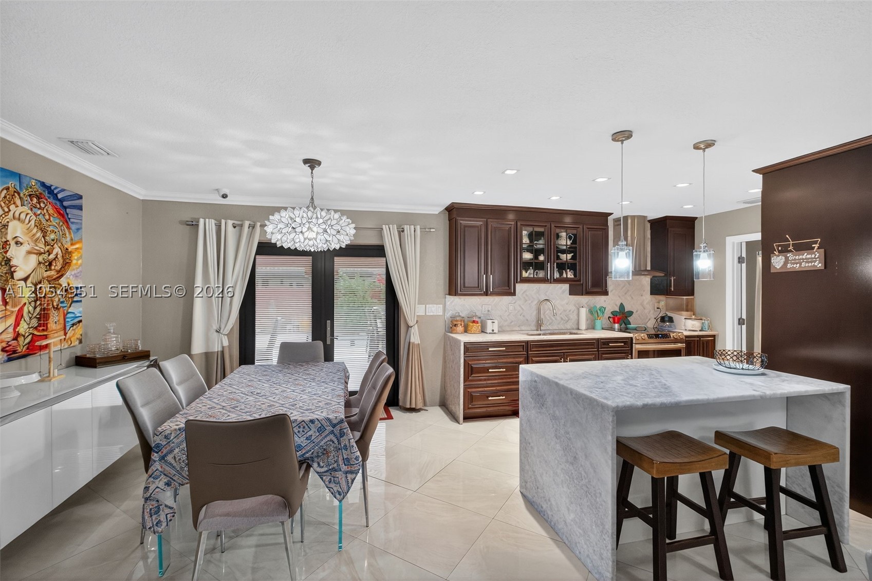 INTERNATIONAL GARDENS SEC - Residential Lease