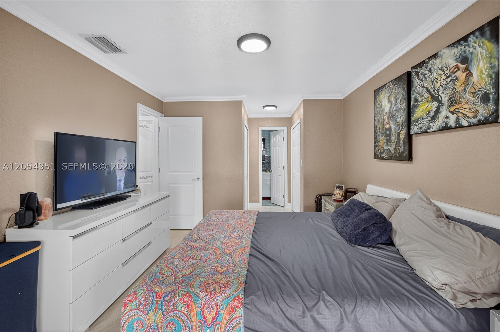 INTERNATIONAL GARDENS SEC - Residential Lease