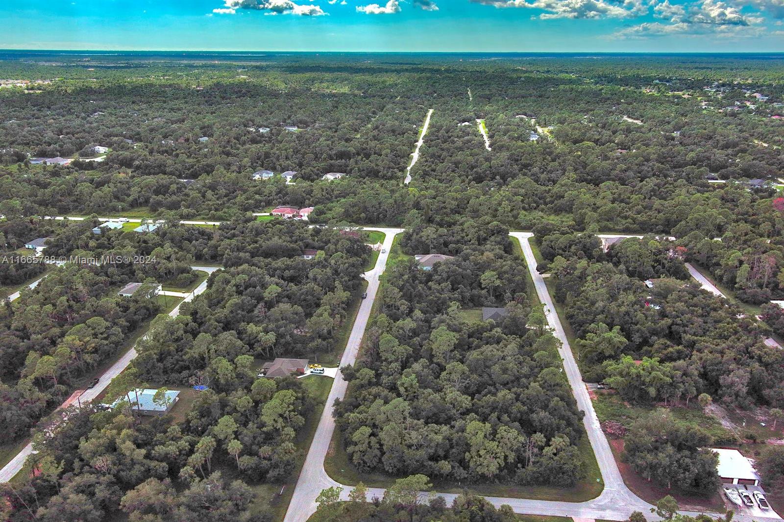 Port Charlotte - Land