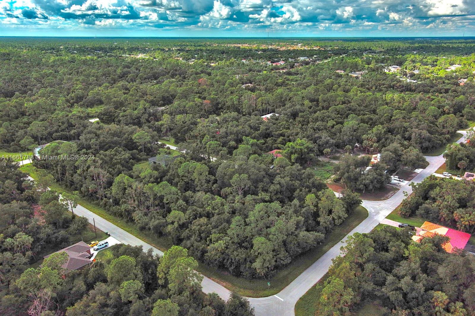 Port Charlotte - Land