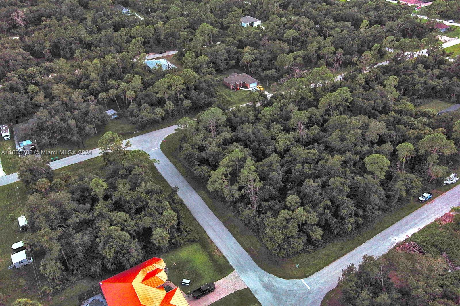 Port Charlotte - Land
