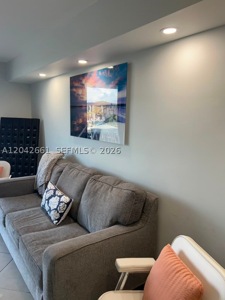 VECINO DEL MAR CONDO - Residential Lease