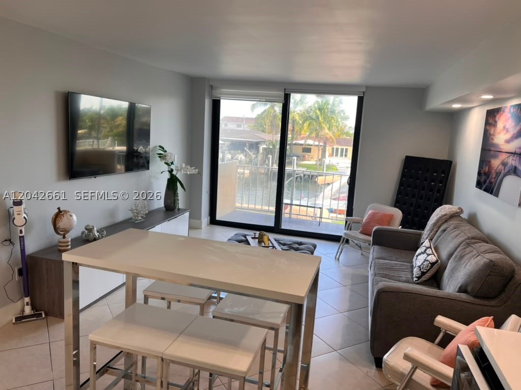 VECINO DEL MAR CONDO - Residential Lease