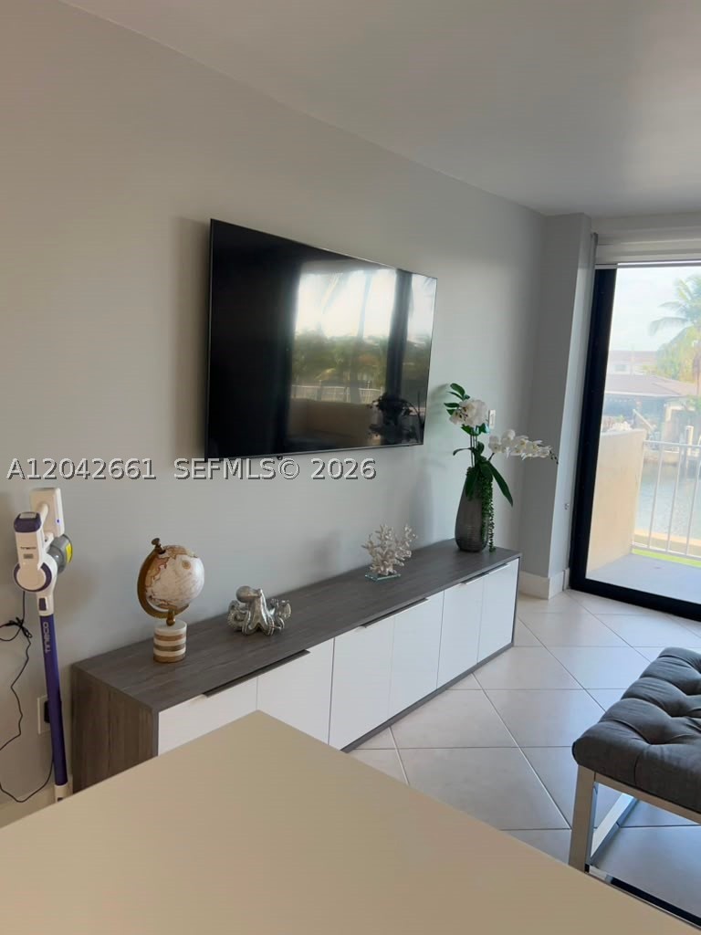 VECINO DEL MAR CONDO - Residential Lease