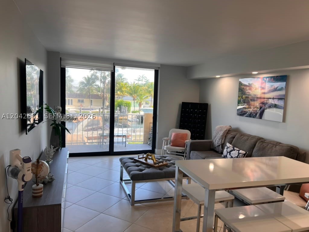 VECINO DEL MAR CONDO - Residential Lease