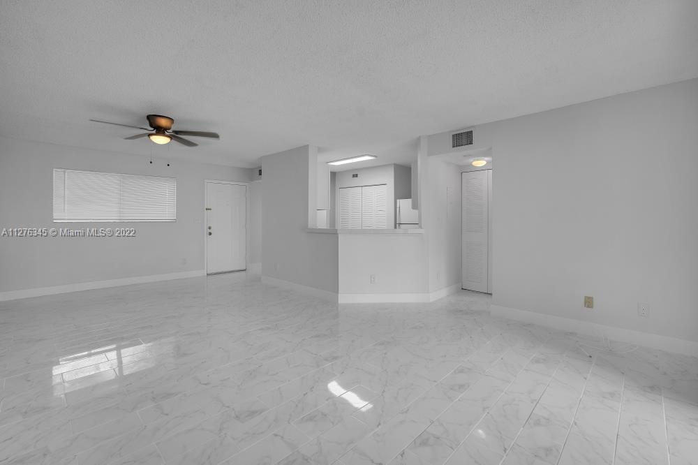 SUMMER LAKE CONDO - Residential
