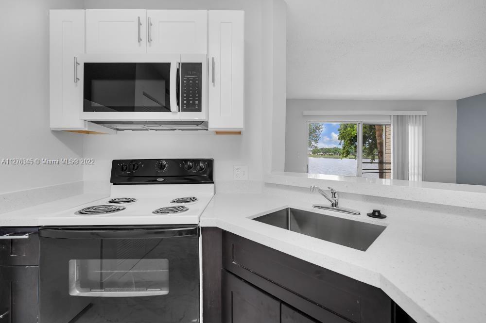 SUMMER LAKE CONDO - Residential