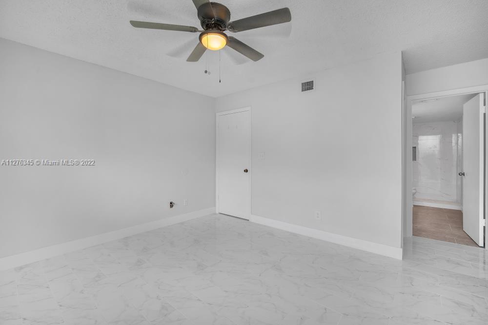 SUMMER LAKE CONDO - Residential
