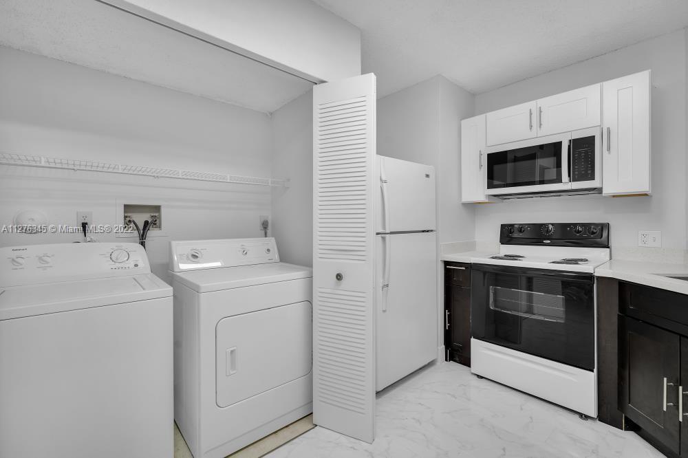 SUMMER LAKE CONDO - Residential