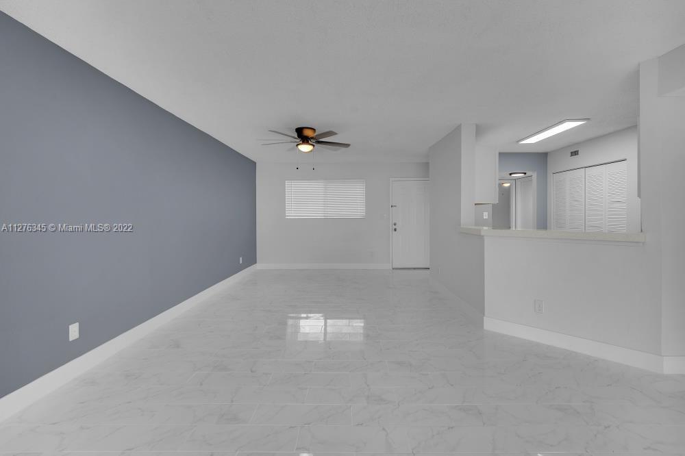 SUMMER LAKE CONDO - Residential