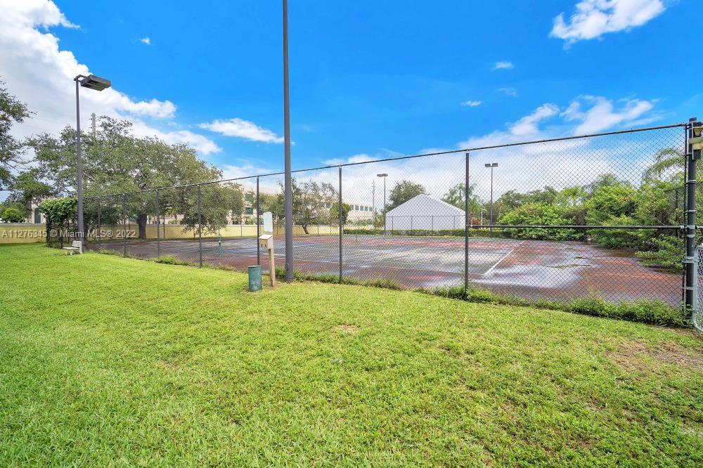 SUMMER LAKE CONDO - Residential
