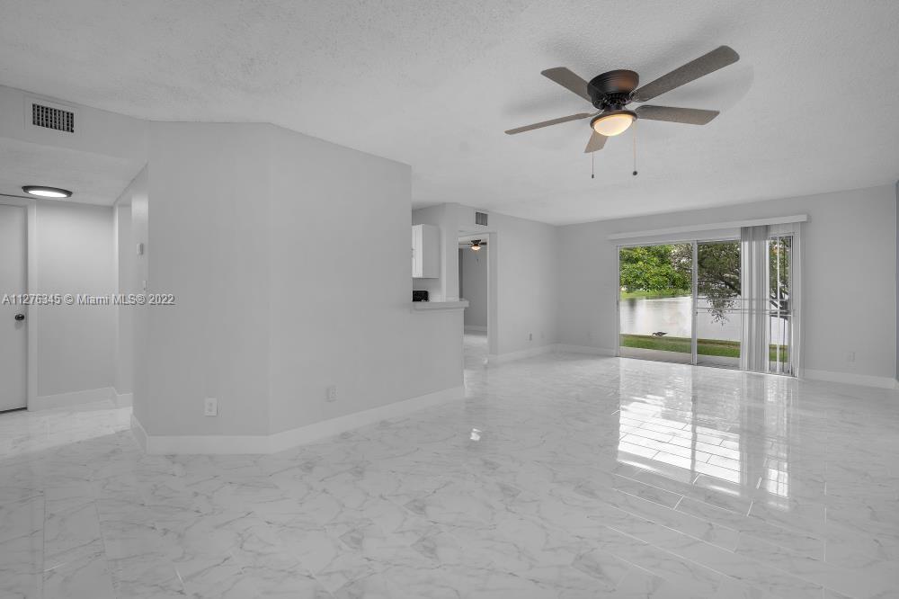 SUMMER LAKE CONDO - Residential
