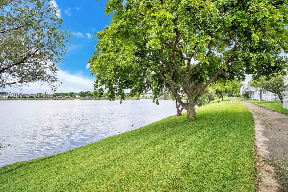 SUMMER LAKE CONDO - Residential