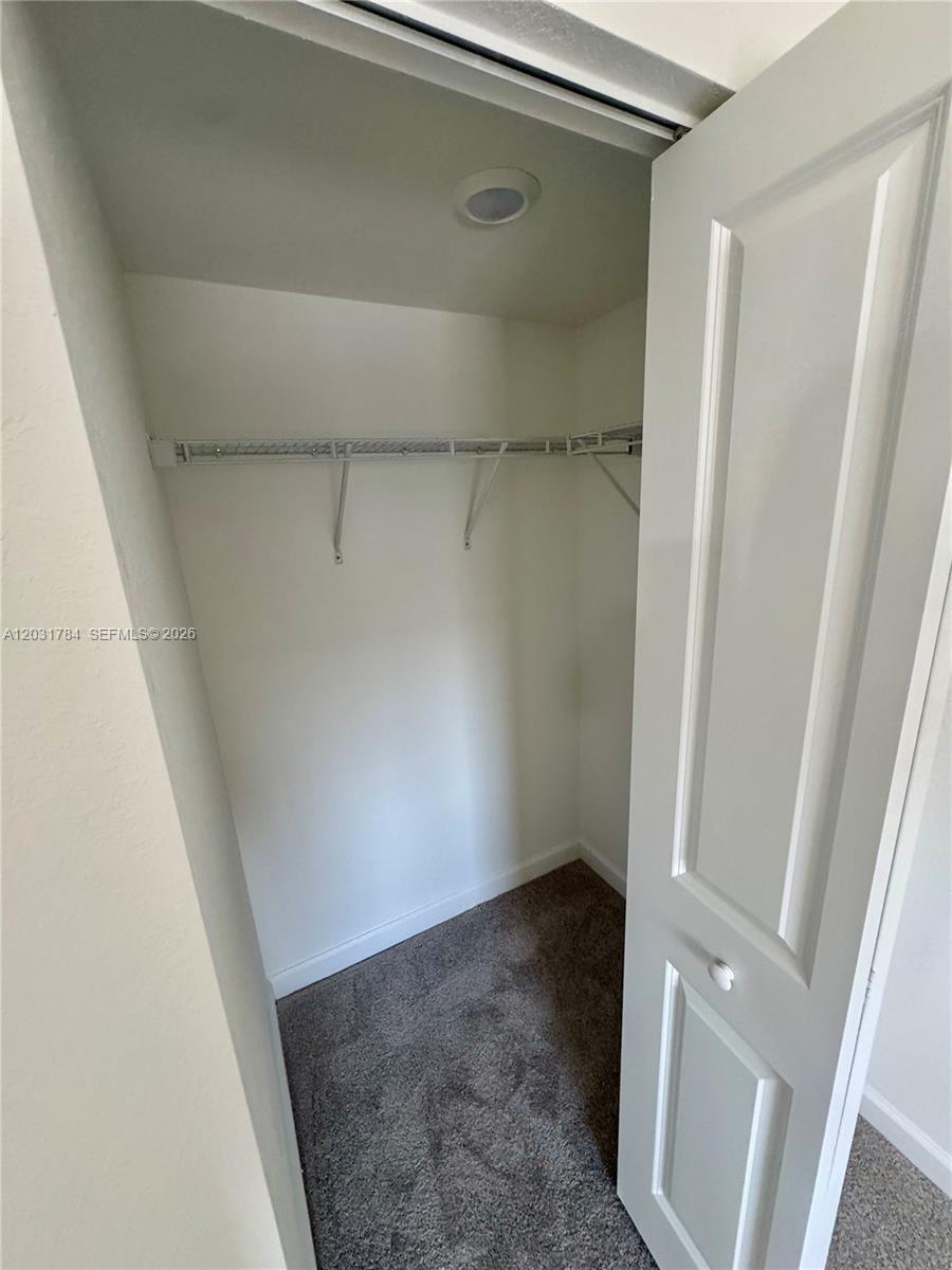 MIAMI LAND & DEVELOPMENT - Residential Lease