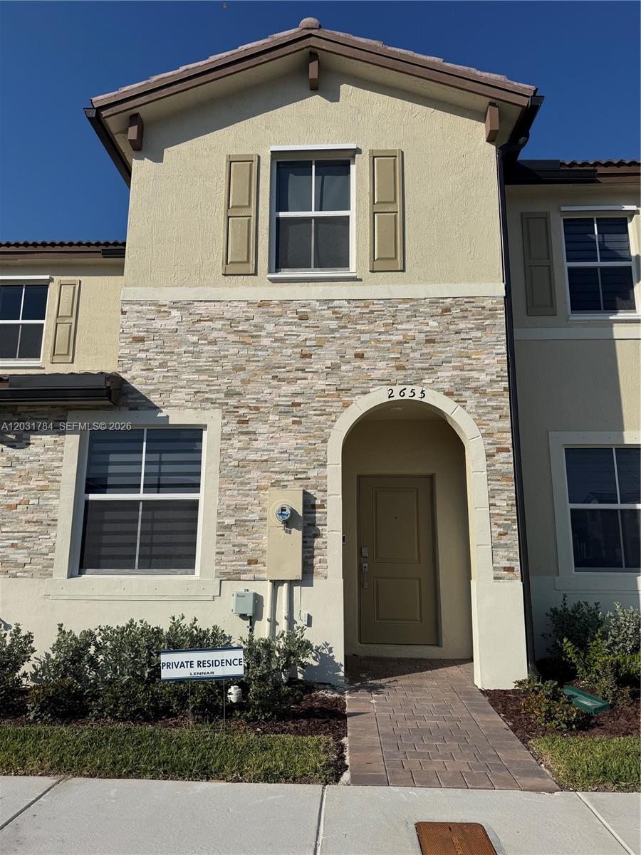 MIAMI LAND & DEVELOPMENT - Residential Lease