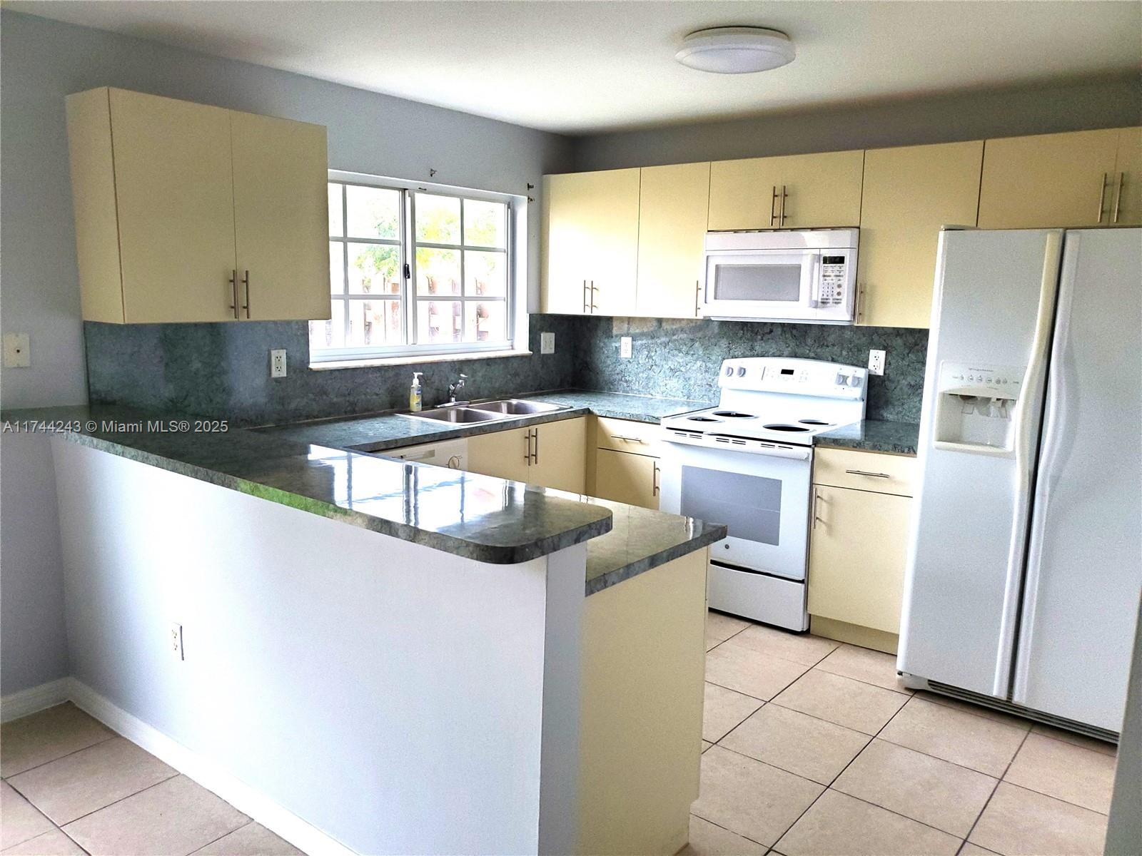 CEDARS WOODS HOMES CONDO - Residential