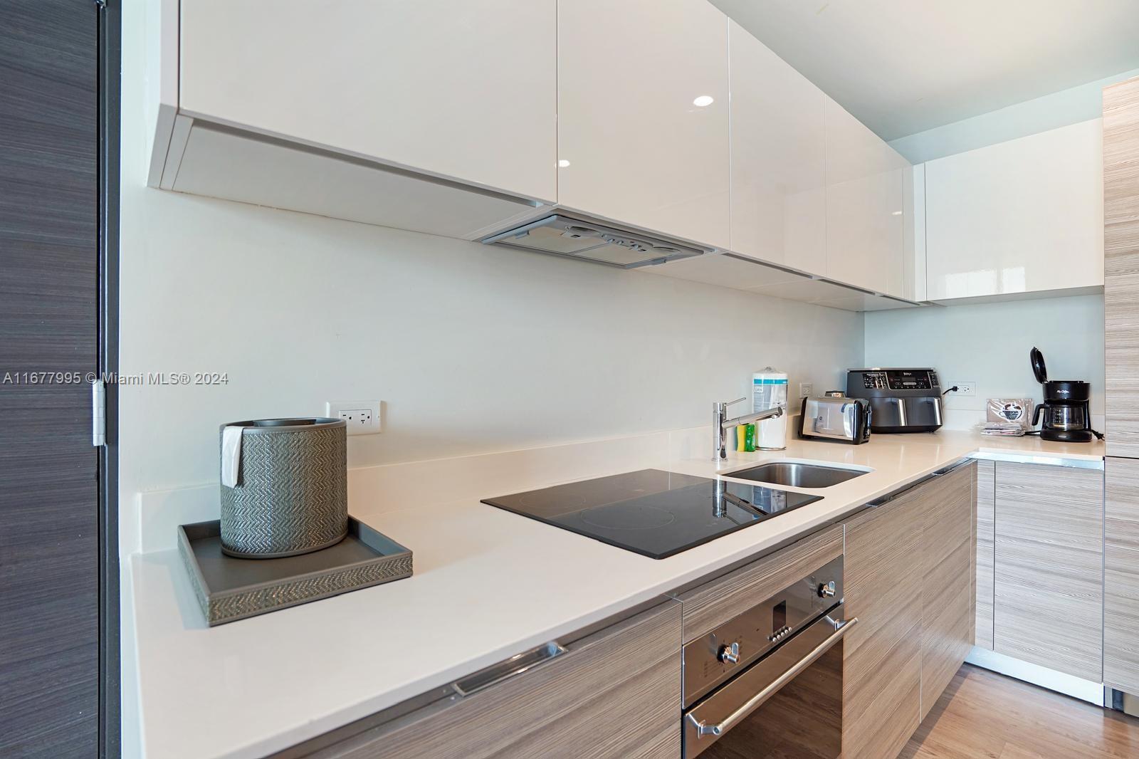 COSTA HOLLYWOOD CONDO - Residential