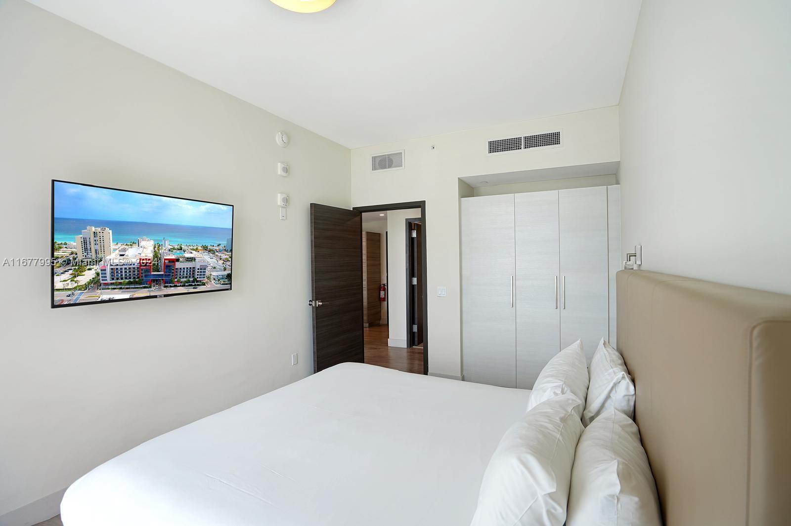 COSTA HOLLYWOOD CONDO - Residential