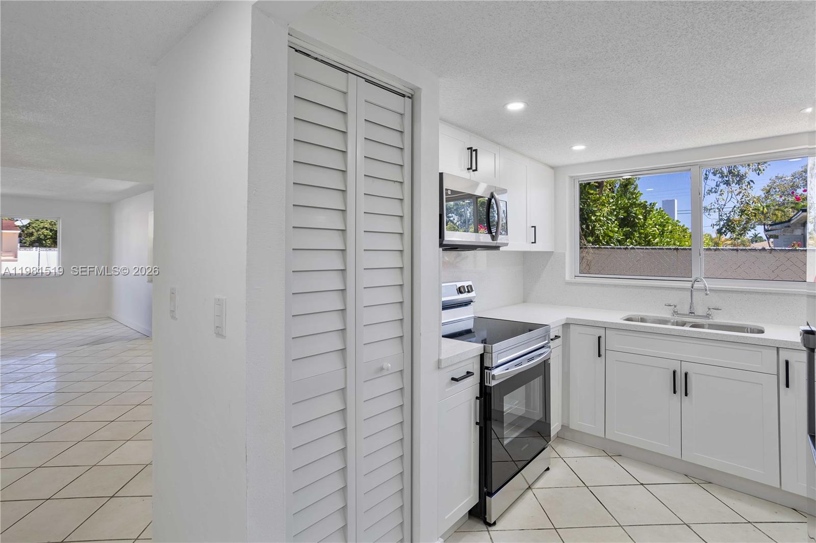 TWELFTH ST MANORS - Residential Income