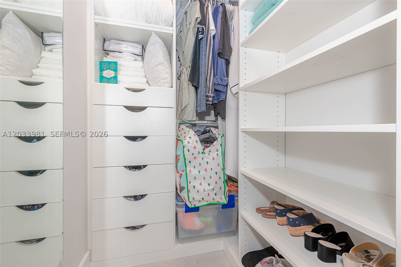 RONEY PALACE CONDO - Residential Lease