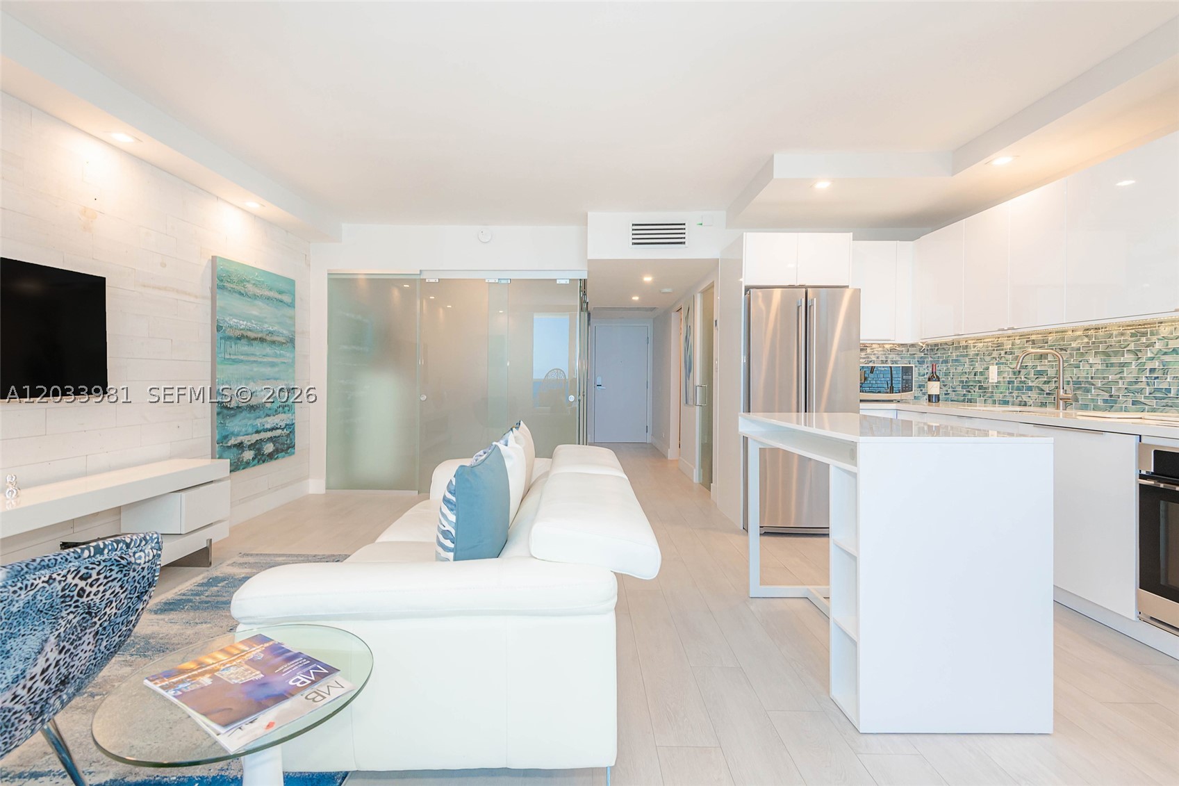 RONEY PALACE CONDO - Residential Lease