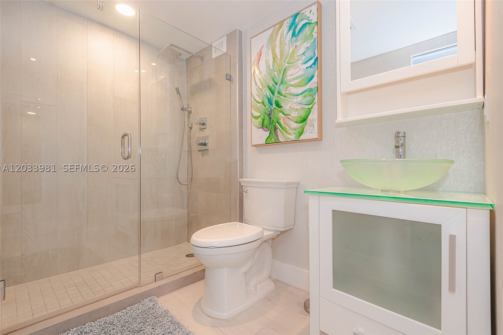 RONEY PALACE CONDO - Residential Lease